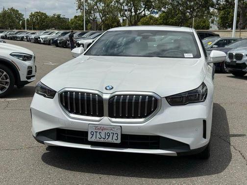 Mineral White Metallic 2026 BMW 530 i