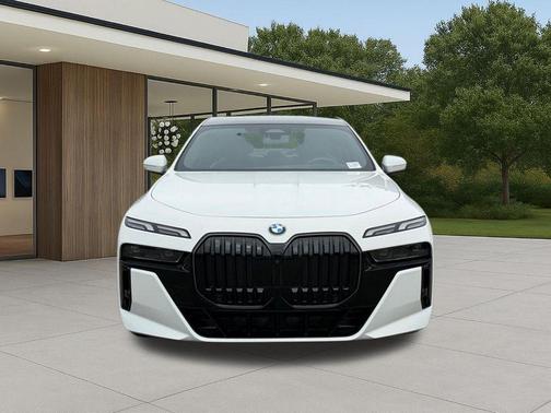 Alpine White 2025 BMW 760 760i xDrive