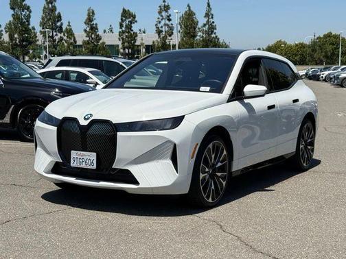 Alpine White 2026 BMW iX xDrive60