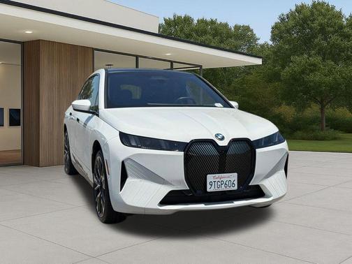 Alpine White 2026 BMW iX xDrive60