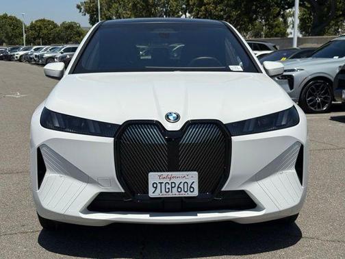 Alpine White 2026 BMW iX xDrive60