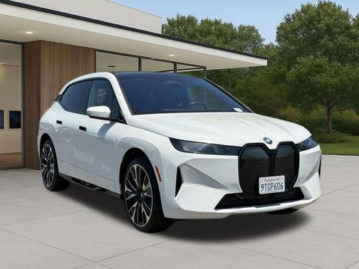 Alpine White 2026 BMW iX xDrive60