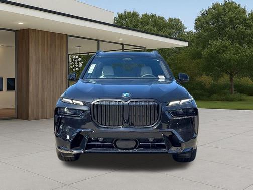 Black Sapphire Metallic 2027 BMW X7 xDrive40i