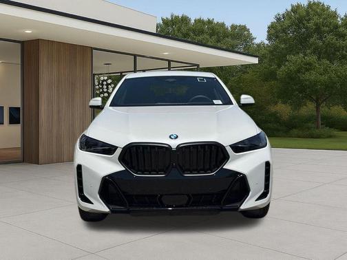 Mineral White Metallic 2027 BMW X6 xDrive40i