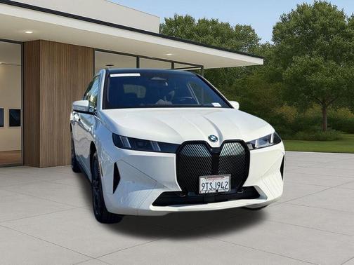 Alpine White 2026 BMW iX xDrive60