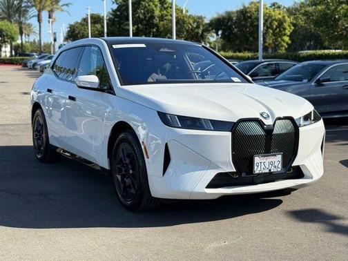 Alpine White 2026 BMW iX xDrive60