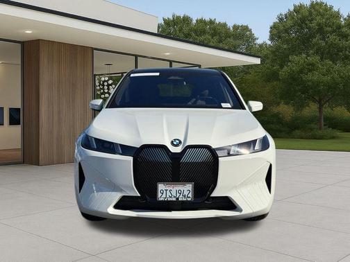 Alpine White 2026 BMW iX xDrive60