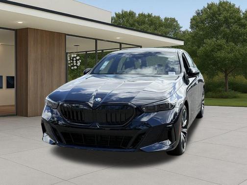 Carbon Black Metallic 2026 BMW 530 i