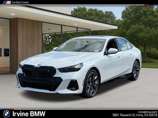 Mineral White Metallic 2026 BMW i5 eDrive40