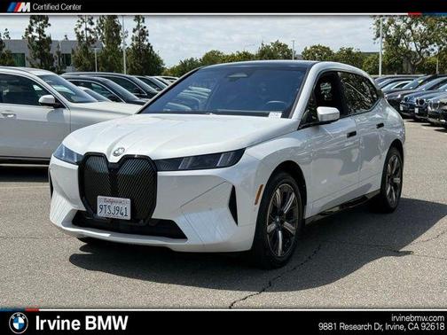Mineral White Metallic 2026 BMW iX xDrive60