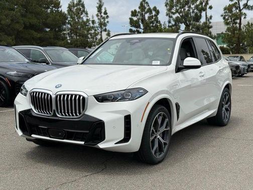 Alpine White 2026 BMW X5 PHEV xDrive50e