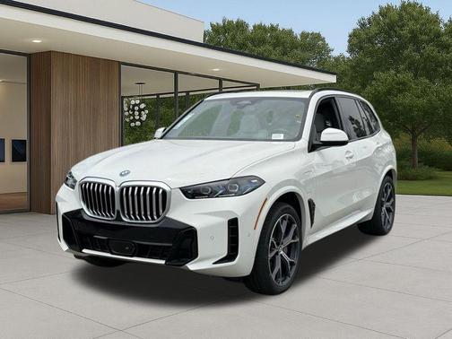Alpine White 2026 BMW X5 PHEV xDrive50e