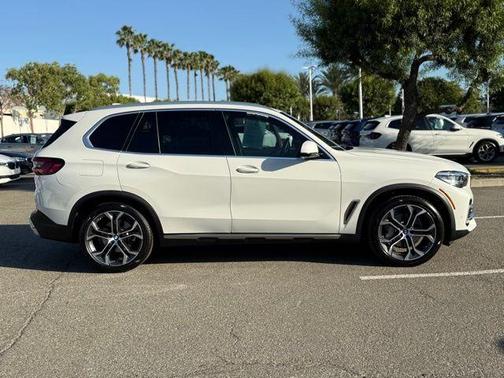 Alpine White 2023 BMW X5 xDrive40i