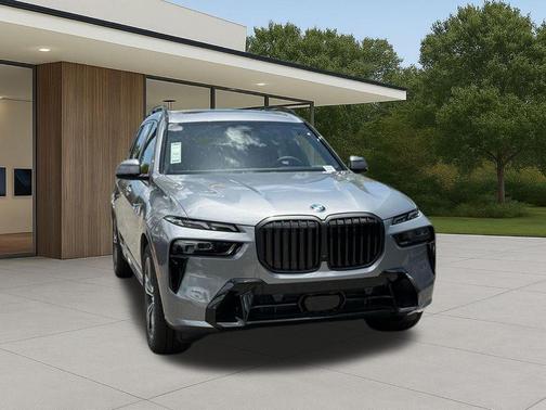 C4W 2027 BMW X7 xDrive40i
