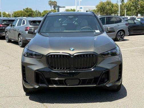 Manhattan Green Metallic 2026 BMW X5 sDrive40i