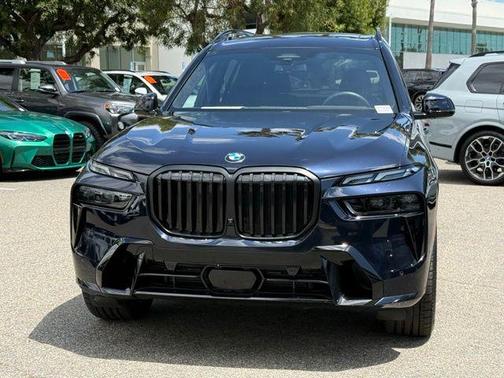 Carbon Black Metallic 2024 BMW X7 xDrive40i