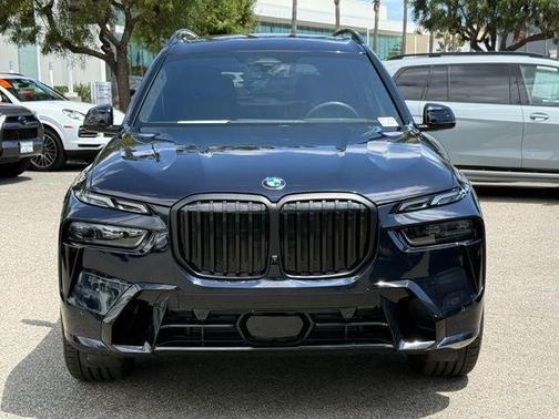 Carbon Black Metallic 2024 BMW X7 xDrive40i