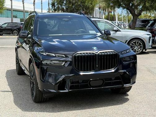 Carbon Black Metallic 2024 BMW X7 xDrive40i