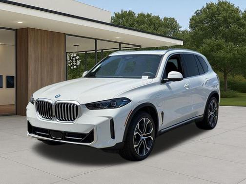 Alpine White 2026 BMW X5 PHEV xDrive50e