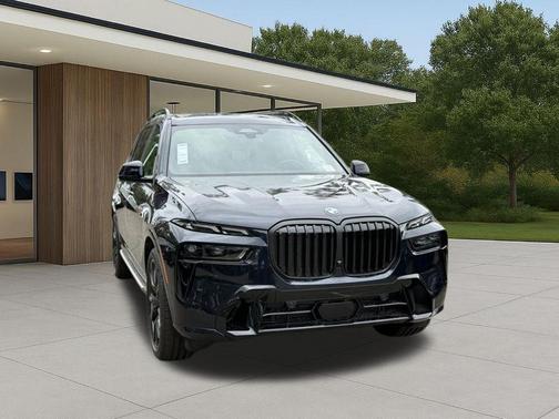 Carbon Black Metallic 2026 BMW X7 xDrive40i