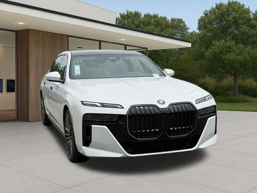 Mineral White Metallic 2026 BMW 760 760i xDrive