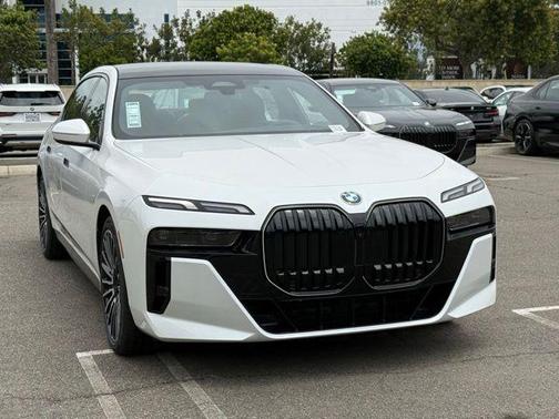 Mineral White Metallic 2026 BMW 760 760i xDrive