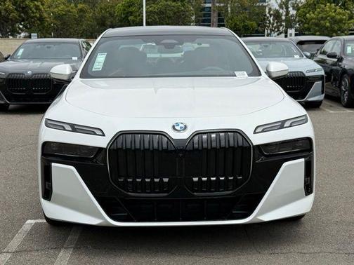 Mineral White Metallic 2026 BMW 760 760i xDrive
