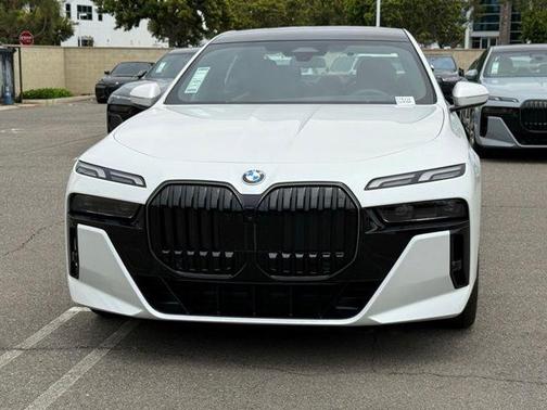 Mineral White Metallic 2026 BMW 760 760i xDrive