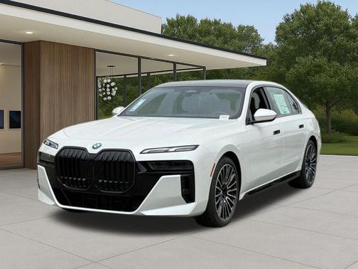 Mineral White Metallic 2026 BMW 760 760i xDrive