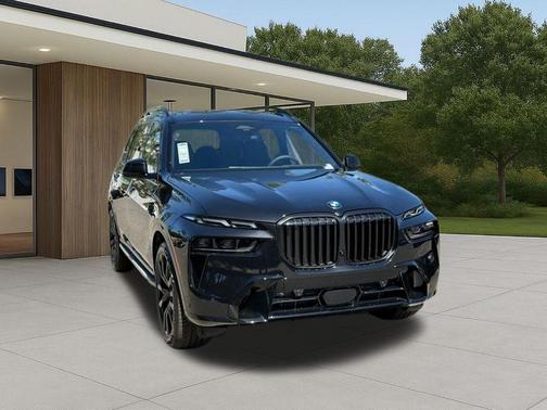 Black Sapphire Metallic 2026 BMW X7 xDrive40i