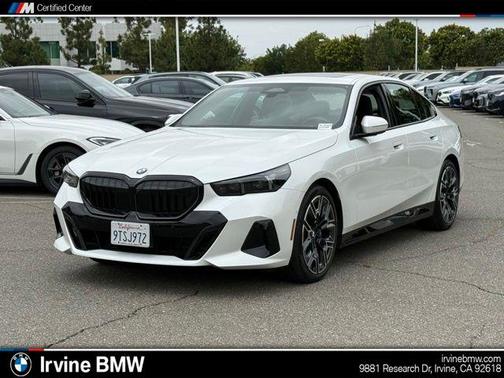 Mineral White Metallic 2026 BMW 530 i xDrive