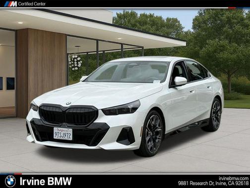 Mineral White Metallic 2026 BMW 530 i xDrive