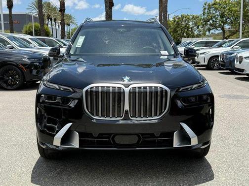 Black Sapphire Metallic 2027 BMW X7 xDrive40i