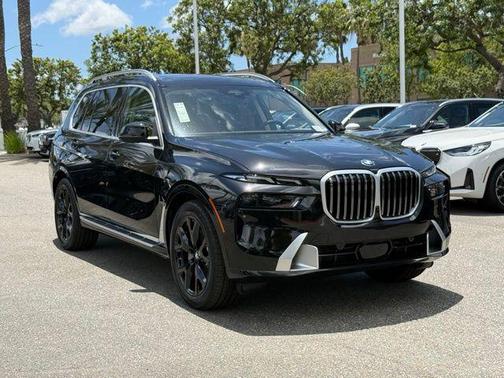 Black Sapphire Metallic 2027 BMW X7 xDrive40i