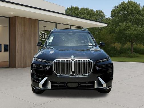 Black Sapphire Metallic 2027 BMW X7 xDrive40i