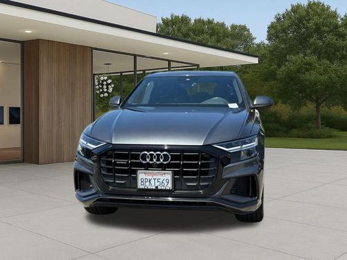 Daytona Gray Pearl Effect 2020 Audi Q8 55 Premium Plus