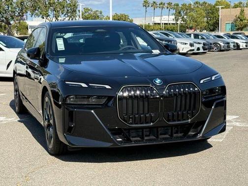 Black Sapphire Metallic 2026 BMW i7 EDrive50