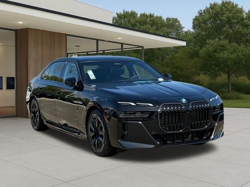 Black Sapphire Metallic 2026 BMW i7 EDrive50