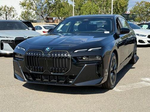 Black Sapphire Metallic 2026 BMW i7 EDrive50