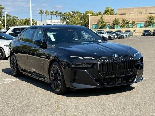 Black Sapphire Metallic 2026 BMW i7 EDrive50
