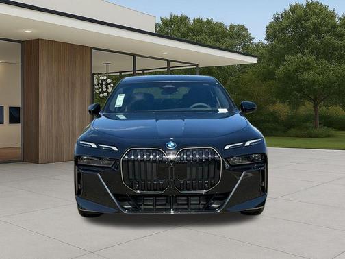 Black Sapphire Metallic 2026 BMW i7 EDrive50