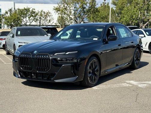 Black Sapphire Metallic 2026 BMW i7 EDrive50