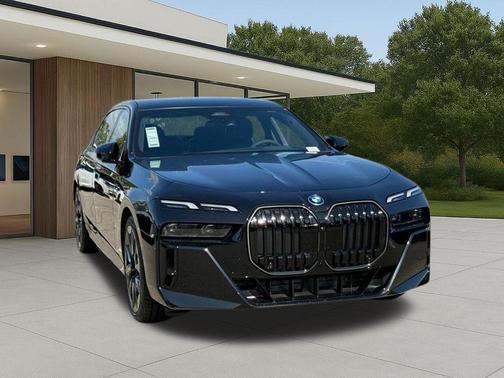 Black Sapphire Metallic 2026 BMW i7 EDrive50