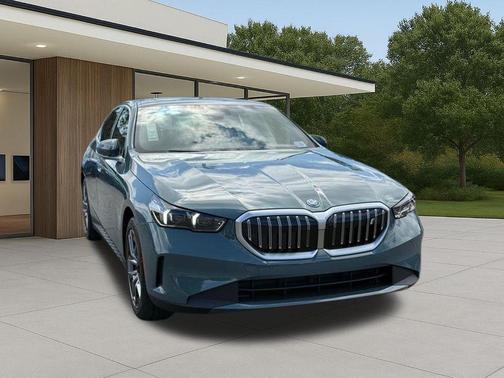 Green Metallic 2026 BMW i5 eDrive40