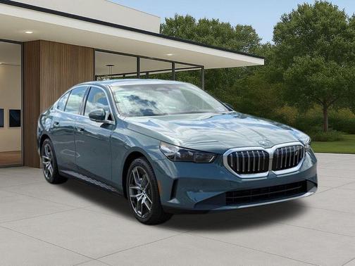 Green Metallic 2026 BMW i5 eDrive40