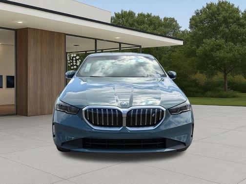 Green Metallic 2026 BMW i5 eDrive40