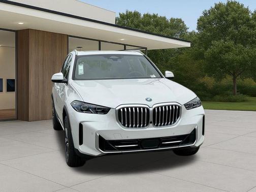 Mineral White Metallic 2026 BMW X5 PHEV xDrive50e