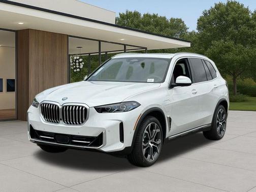 Mineral White Metallic 2026 BMW X5 PHEV xDrive50e