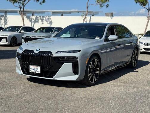 Brooklyn Gray Metallic 2023 BMW i7 xDrive60
