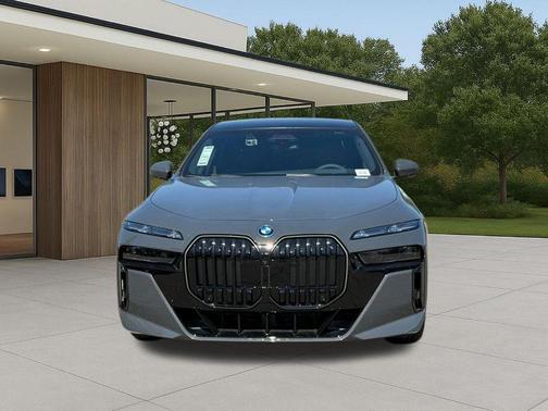 Gray Metallic 2026 BMW i7 EDrive50